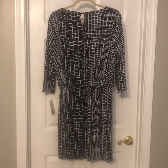 Allison Daley dress - Picture 2 of 3